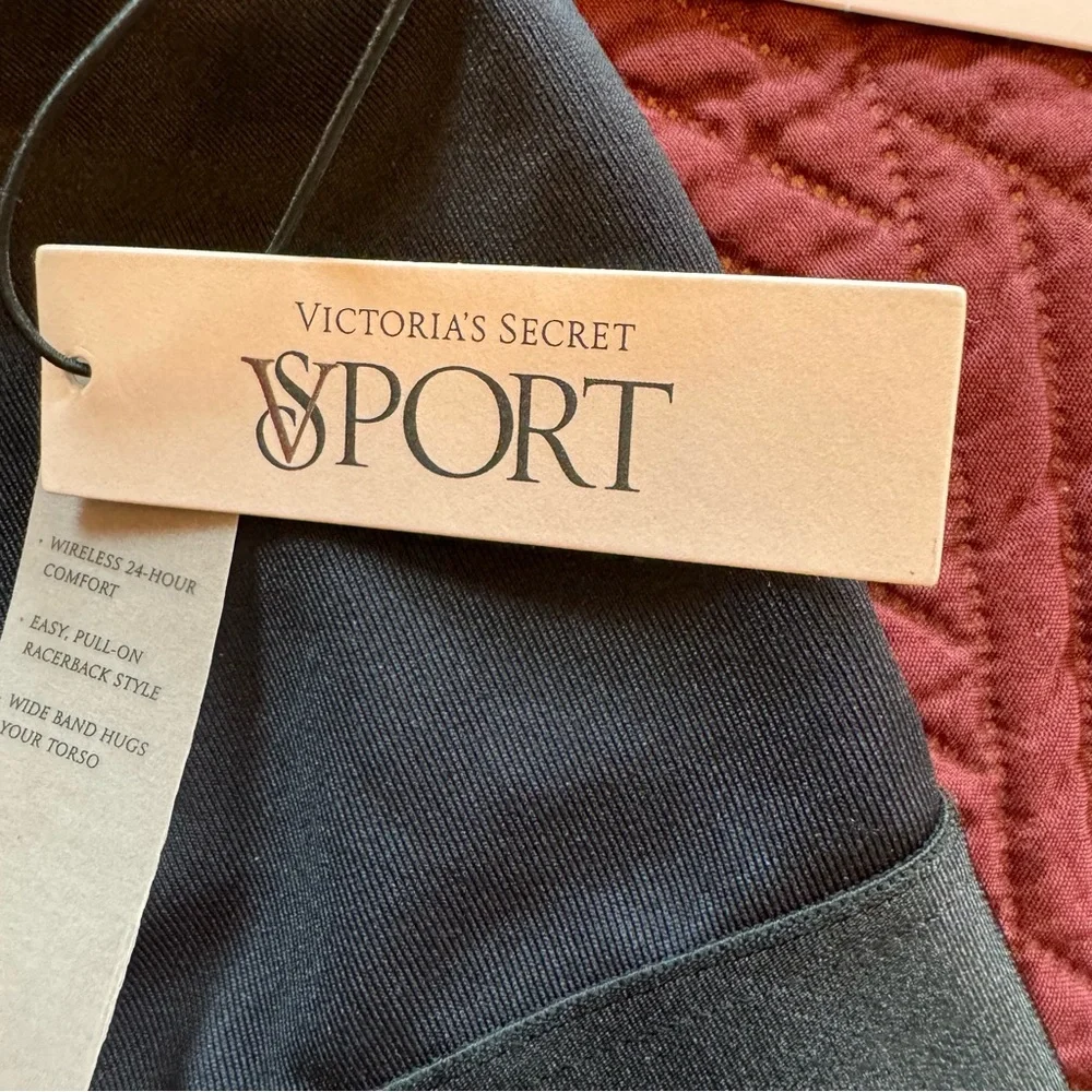 4/$40 Victoria’s Secret Sport Razor Sheer Back Medium Support‎ Black Sports Bra